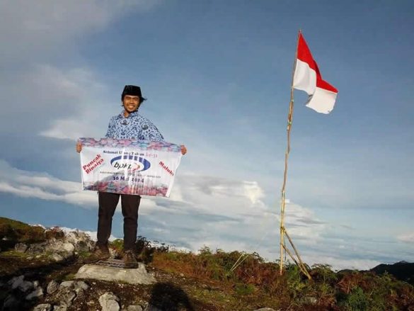 Seorang PNS BPKP Kalimantan Timur menyelesaikan 7 summits Indonesia