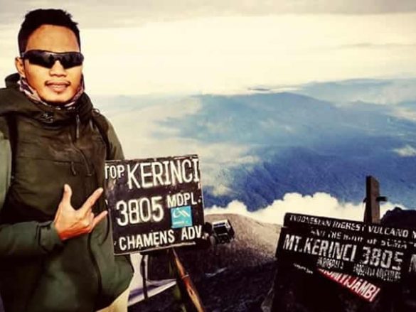 Wiraswastawan Jakarta Menamatkan 7 Puncak Indonesia