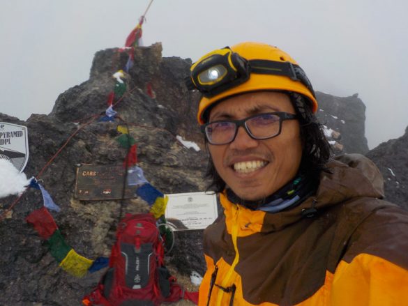 Pendaki Asal Ciputat Menyelesaikan Sirkuit 7 Summits Indonesia