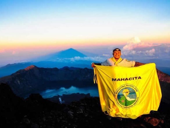 Ayah satu anak finish 7 Summits Indonesia
